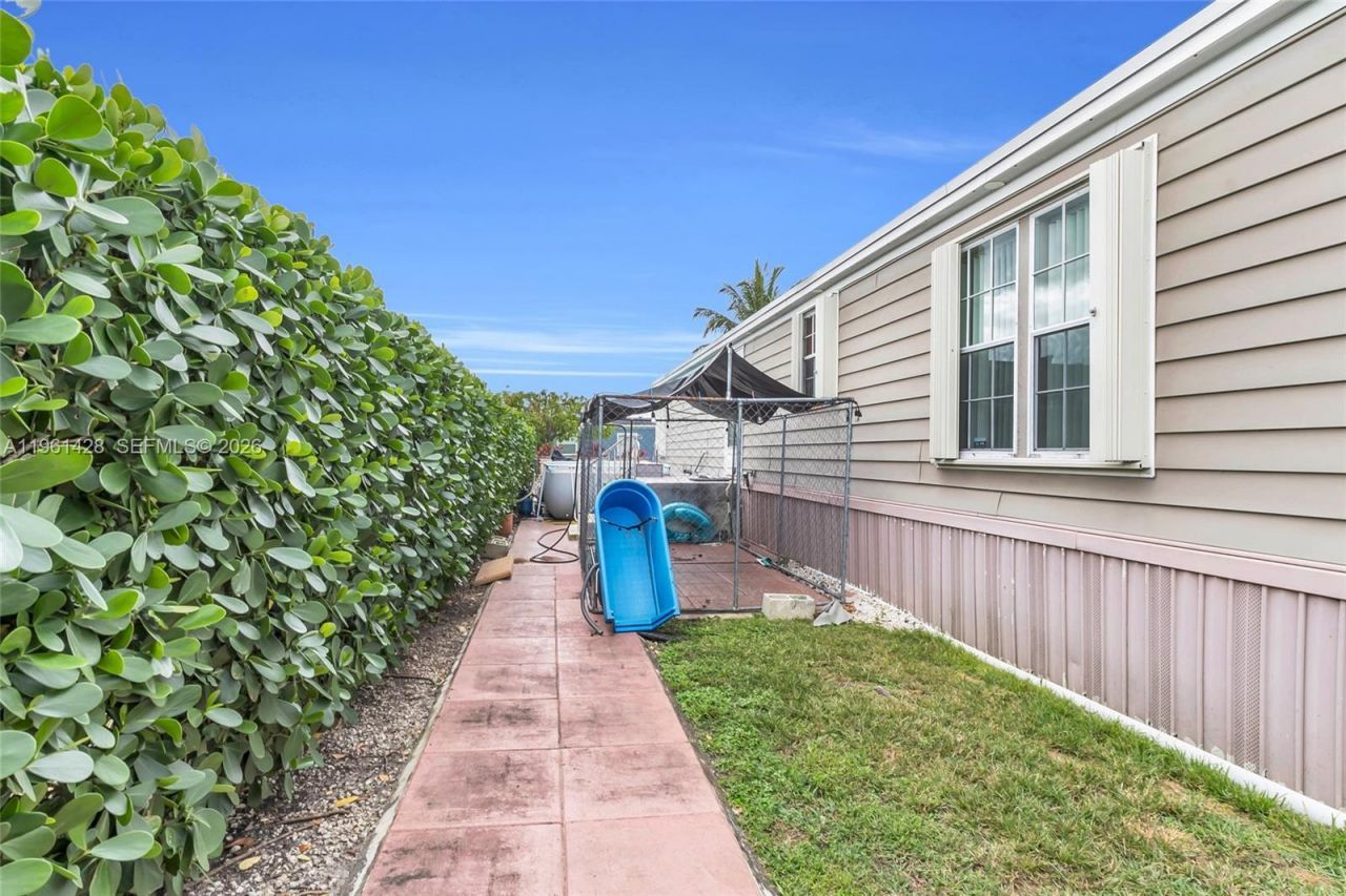 19800 SW 180th Ave, Miami, FL 33187 Photo