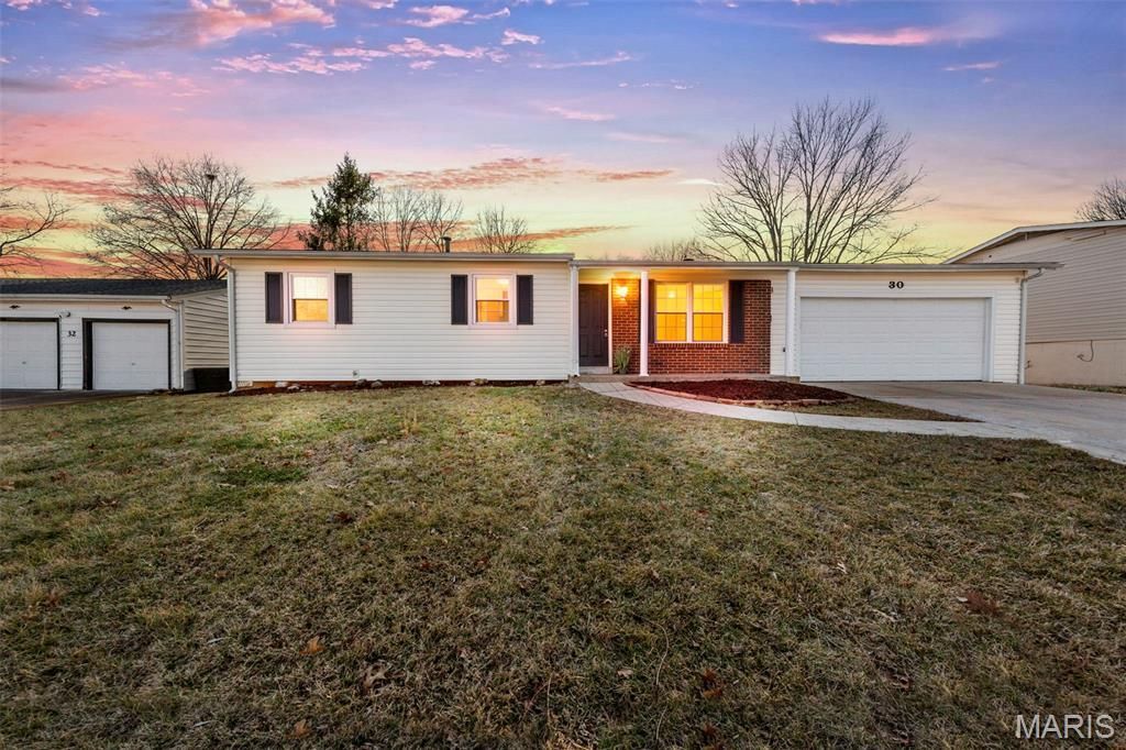 30 Gary Glen Drive, Saint Peters, MO 63376 Main Photo