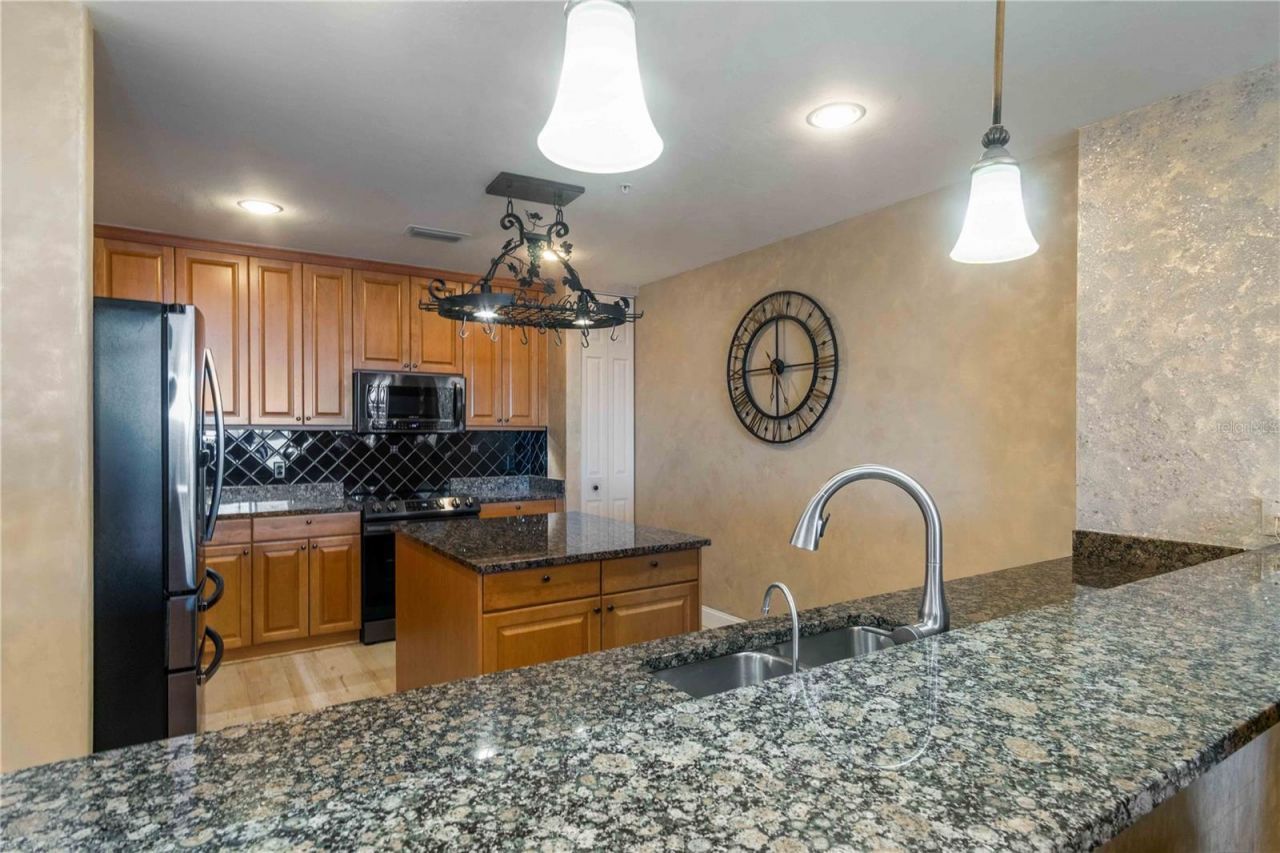 87 Vivante Boulevard, Unit 403, Punta Gorda, FL 33950 Photo