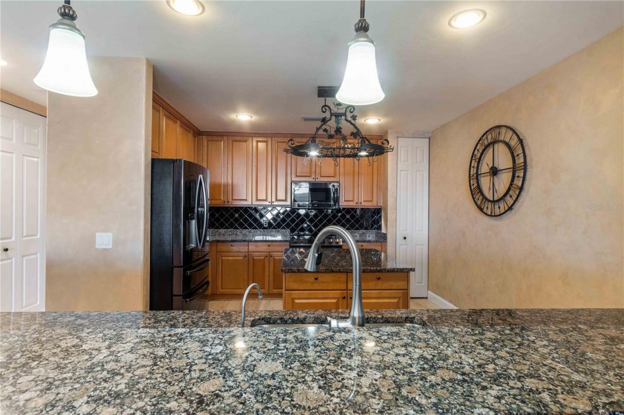 87 Vivante Boulevard, Unit 403, Punta Gorda, FL 33950 Photo