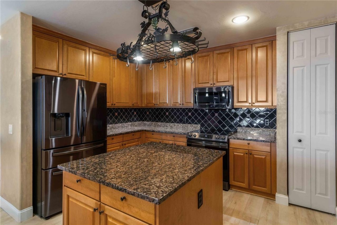 87 Vivante Boulevard, Unit 403, Punta Gorda, FL 33950 Photo