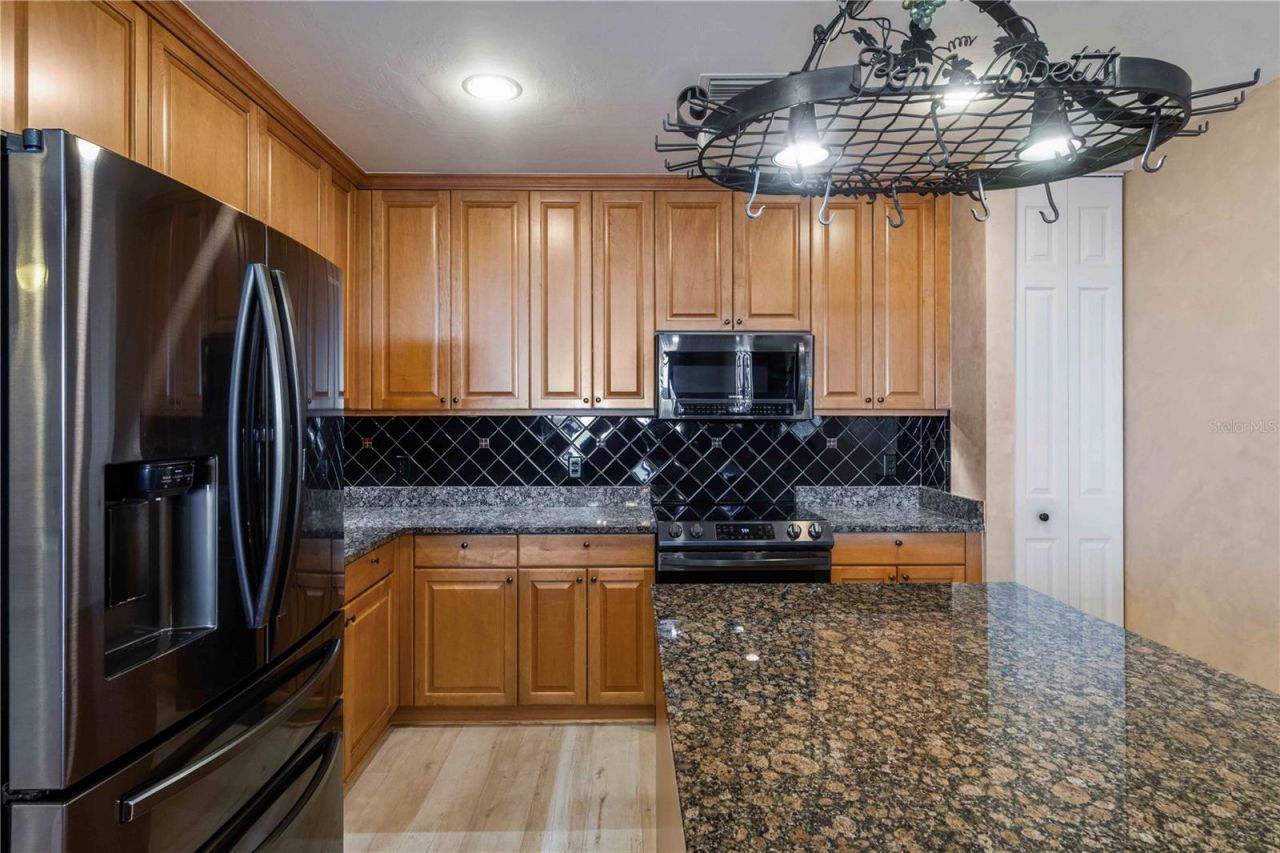 87 Vivante Boulevard, Unit 403, Punta Gorda, FL 33950 Photo