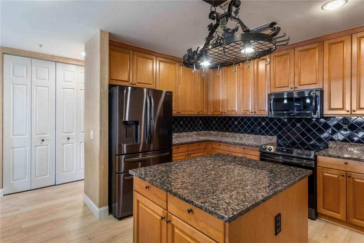 87 Vivante Boulevard, Unit 403, Punta Gorda, FL 33950 Photo