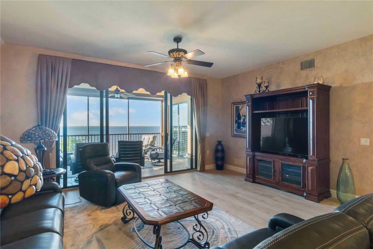 87 Vivante Boulevard, Unit 403, Punta Gorda, FL 33950 Photo