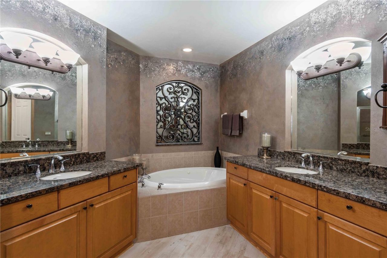 87 Vivante Boulevard, Unit 403, Punta Gorda, FL 33950 Photo