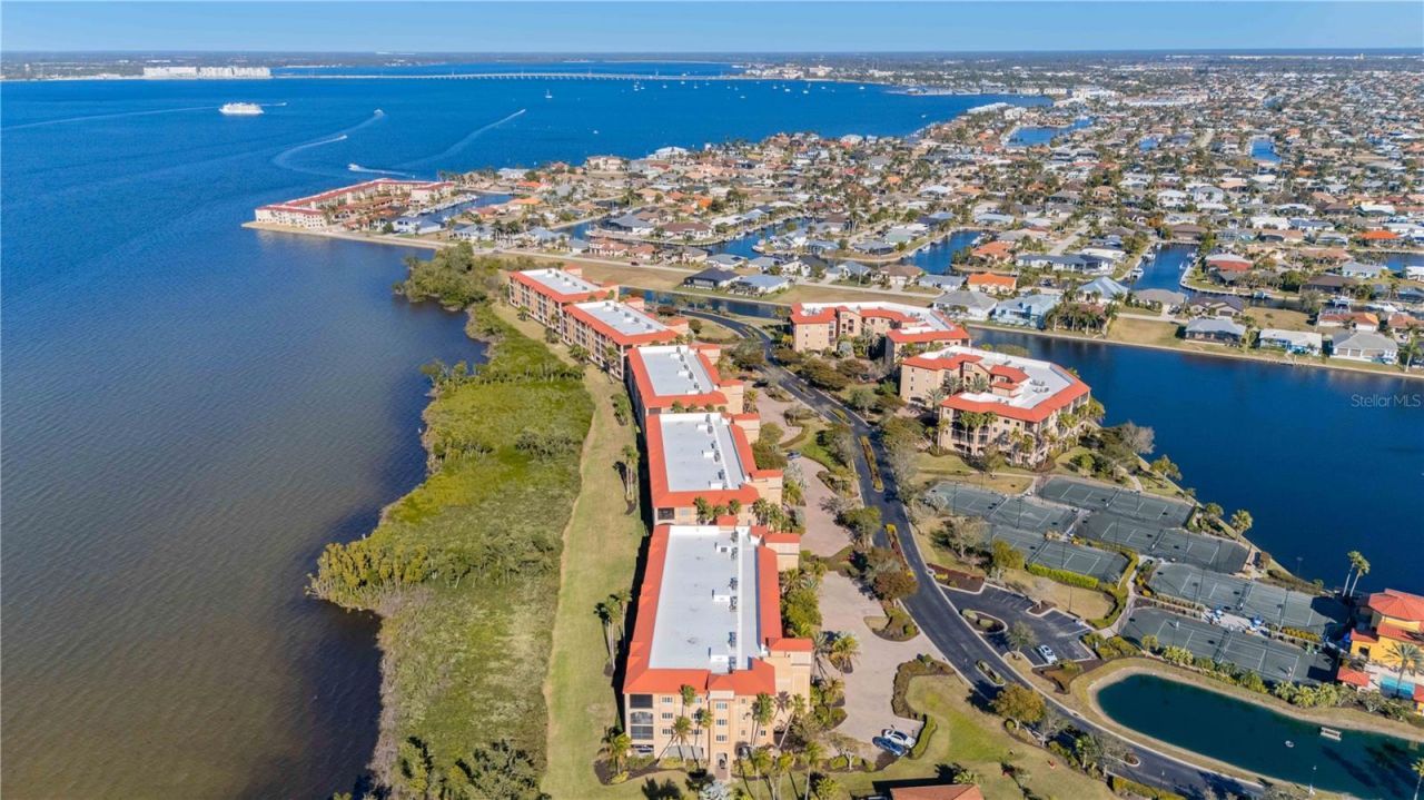 87 Vivante Boulevard, Unit 403, Punta Gorda, FL 33950 Photo