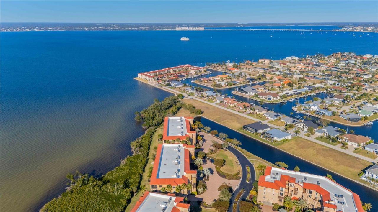 87 Vivante Boulevard, Unit 403, Punta Gorda, FL 33950 Photo