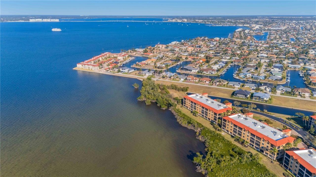 87 Vivante Boulevard, Unit 403, Punta Gorda, FL 33950 Photo