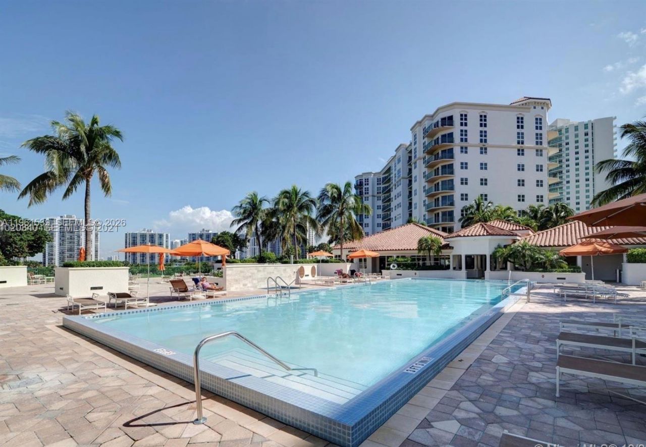 19900 E Country Club Dr, Unit TS20, Aventura, FL 33180 Photo