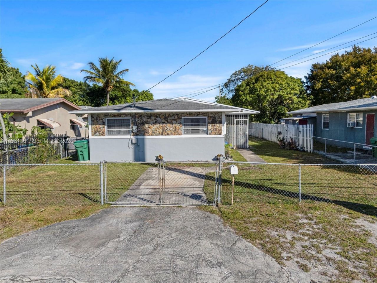 811 NW 112th St, Miami, FL 33168 Photo