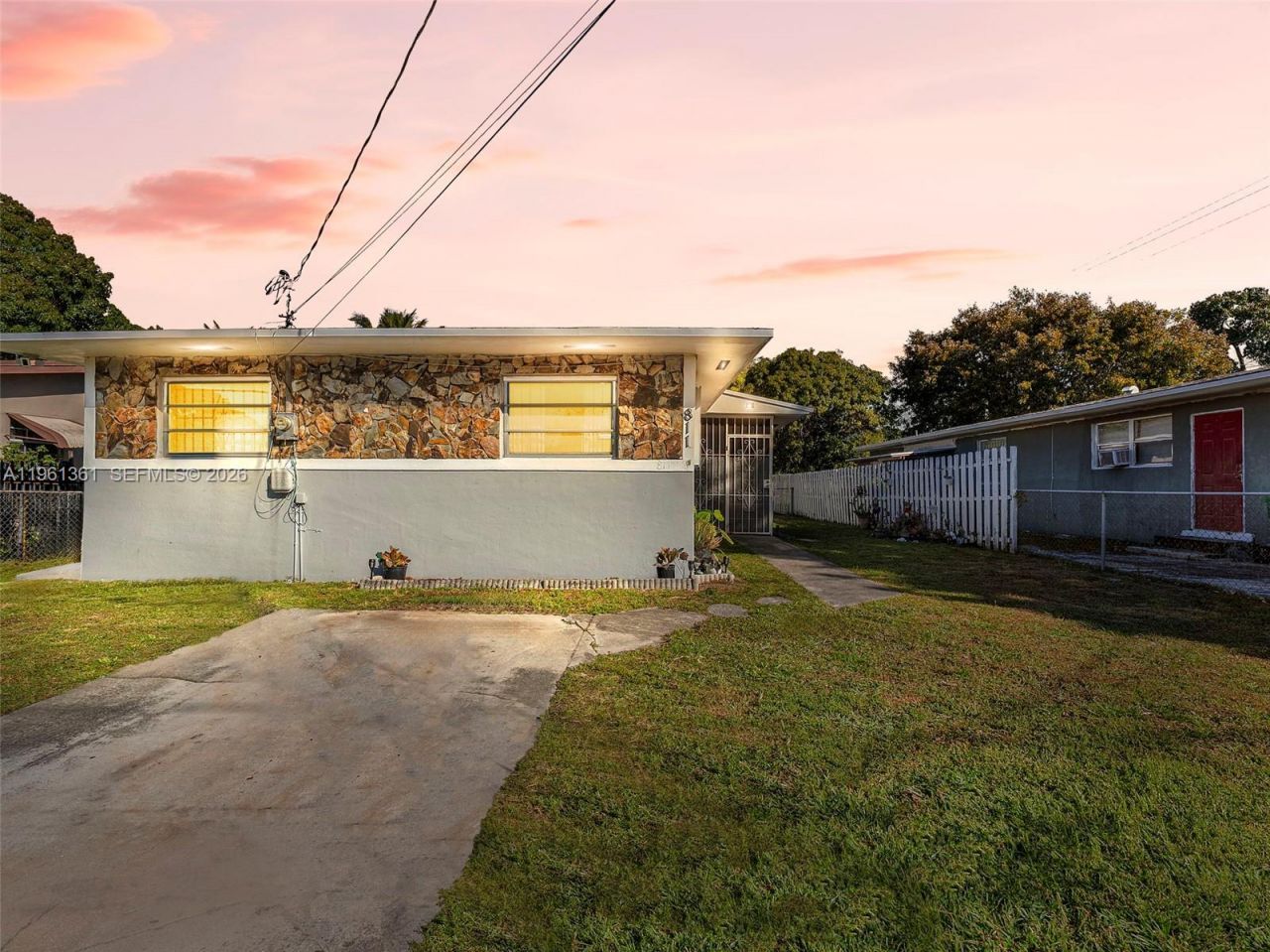 811 NW 112th St, Miami, FL 33168 Photo