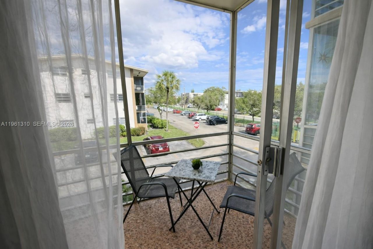 16750 NE 14th Ave, Unit 202, Miami, FL 33162 Photo
