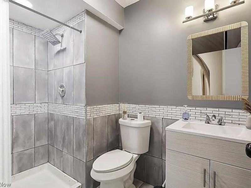 209 Greenbriar Court, Unit 209, Euclid, OH 44143 Photo 17