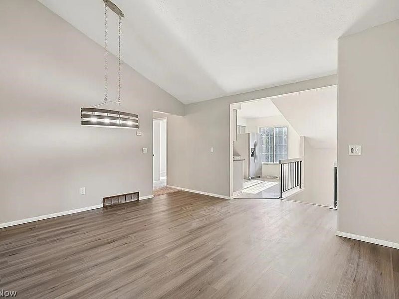 209 Greenbriar Court, Unit 209, Euclid, OH 44143 Photo 3