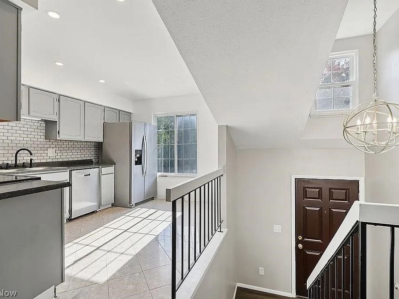 209 Greenbriar Court, Unit 209, Euclid, OH 44143 Photo 5