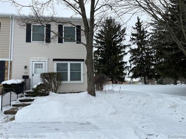 1200 Marseille Court, Rochester Hills, MI 48307