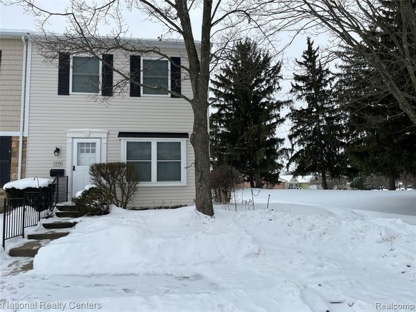 1200 Marseille Court, Rochester Hills, MI 48307