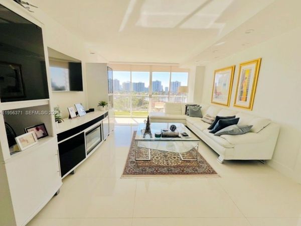 3640 Yacht Club Dr , Unit 609, Aventura, FL 33180