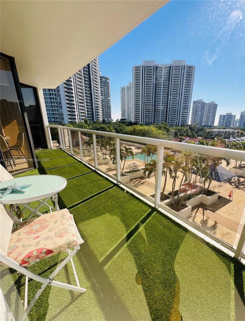 3640 Yacht Club Dr , Unit 609, Aventura, FL 33180 Photo