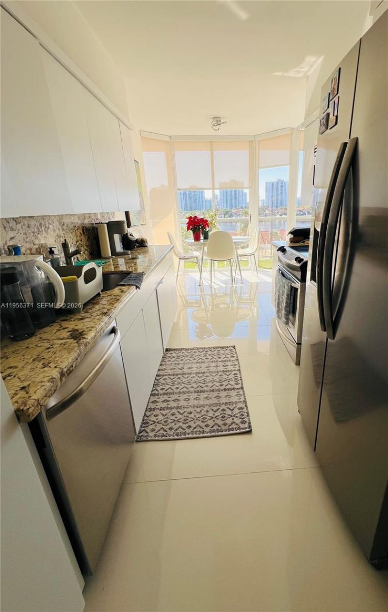 3640 Yacht Club Dr , Unit 609, Aventura, FL 33180 Photo