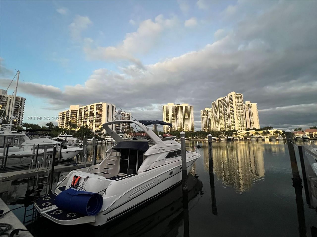 3640 Yacht Club Dr , Unit 609, Aventura, FL 33180 Photo
