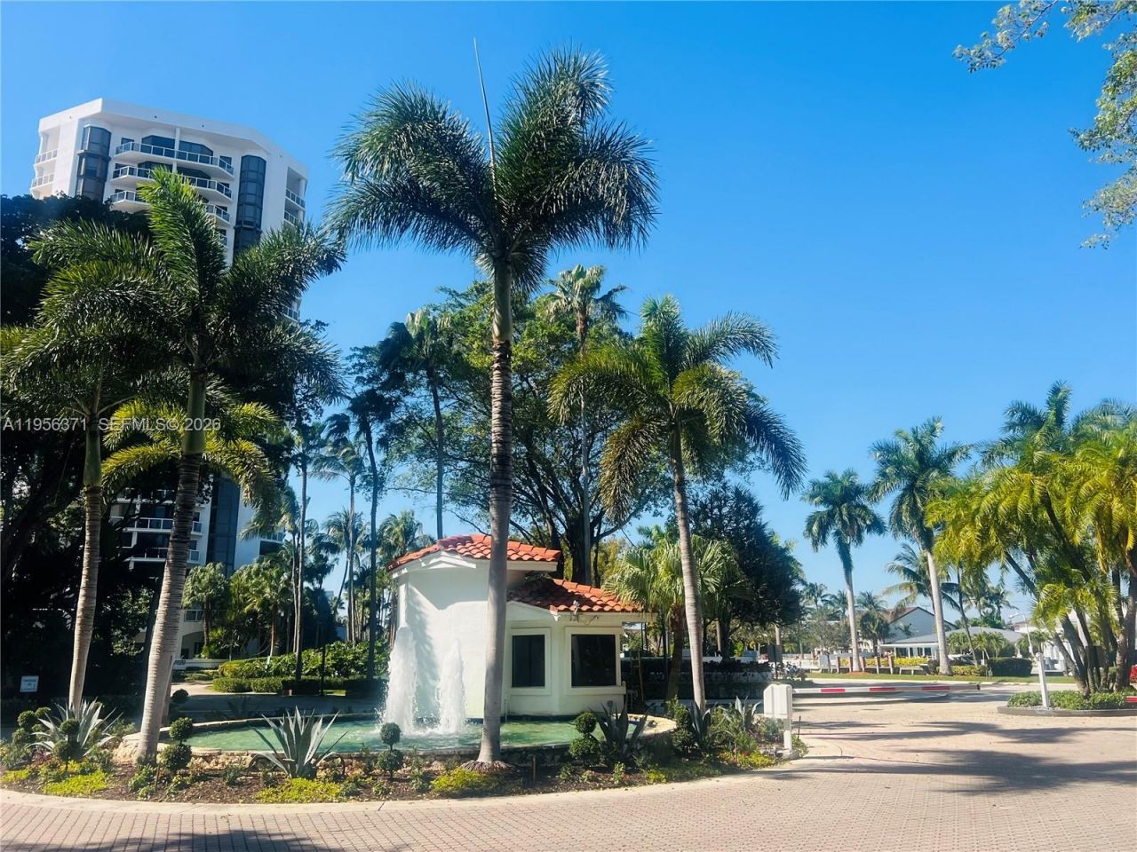 3640 Yacht Club Dr , Unit 609, Aventura, FL 33180 Photo