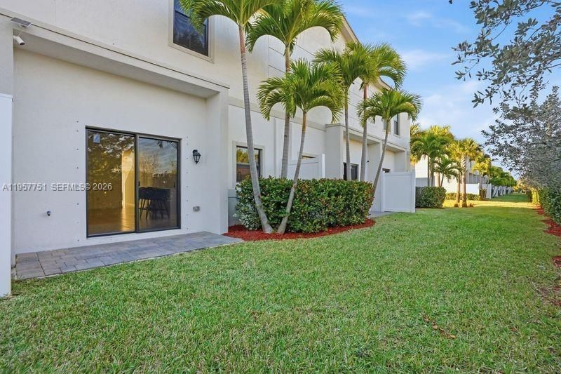 816 NW 3rd Ter, Unit 818, Pompano Beach, FL 33060 Photo
