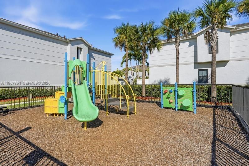 816 NW 3rd Ter, Unit 818, Pompano Beach, FL 33060 Photo