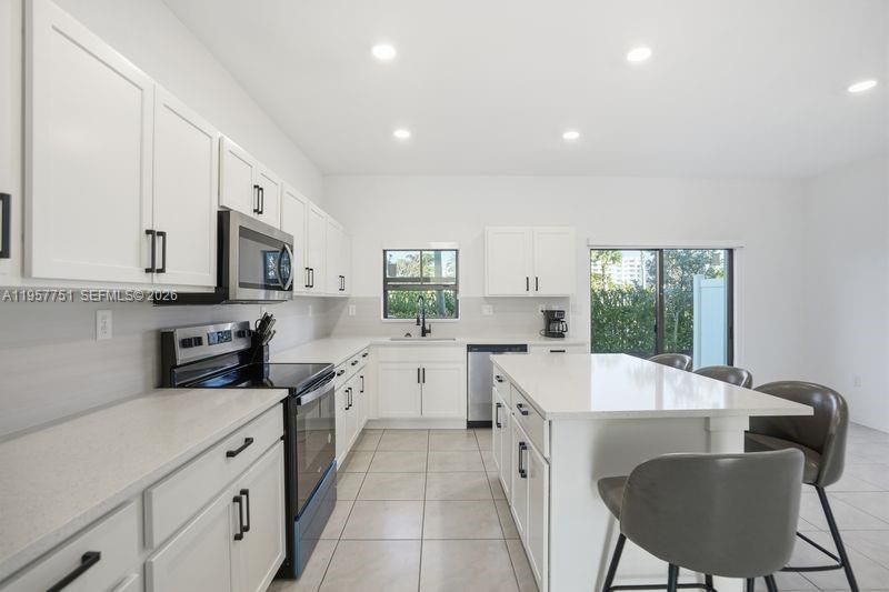 816 NW 3rd Ter, Unit 818, Pompano Beach, FL 33060 Photo