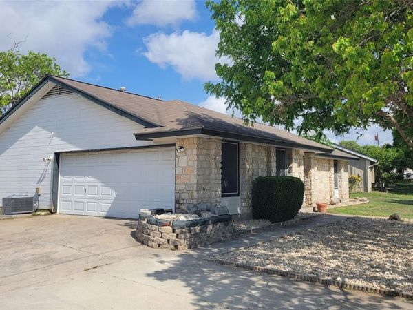 1903 Londonderry DR, Leander, TX 78641