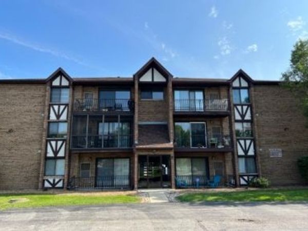 17525 71st Court, Unit 2C, Tinley Park, IL 60477