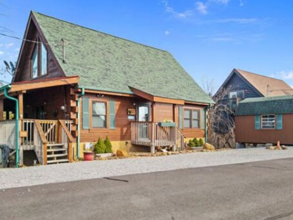 940 Buck Way, Sevierville, TN 37876