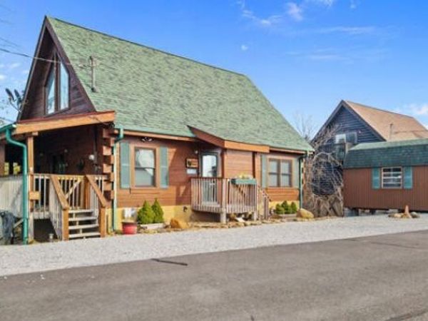 940 Buck Way, Sevierville, TN 37876