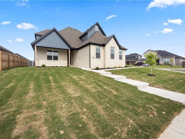 1241 Mammoth Street, Bentonville, AR 72713