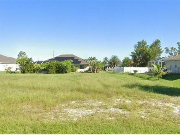 2521 SW 1st TER, CAPE CORAL, FL 33991