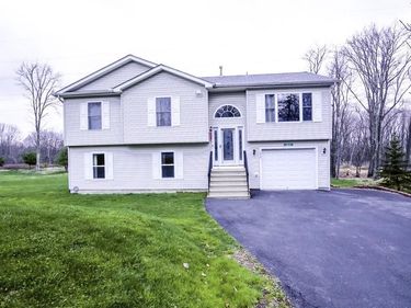 1019 CRICKET LANE, LONG POND, PA 18334
