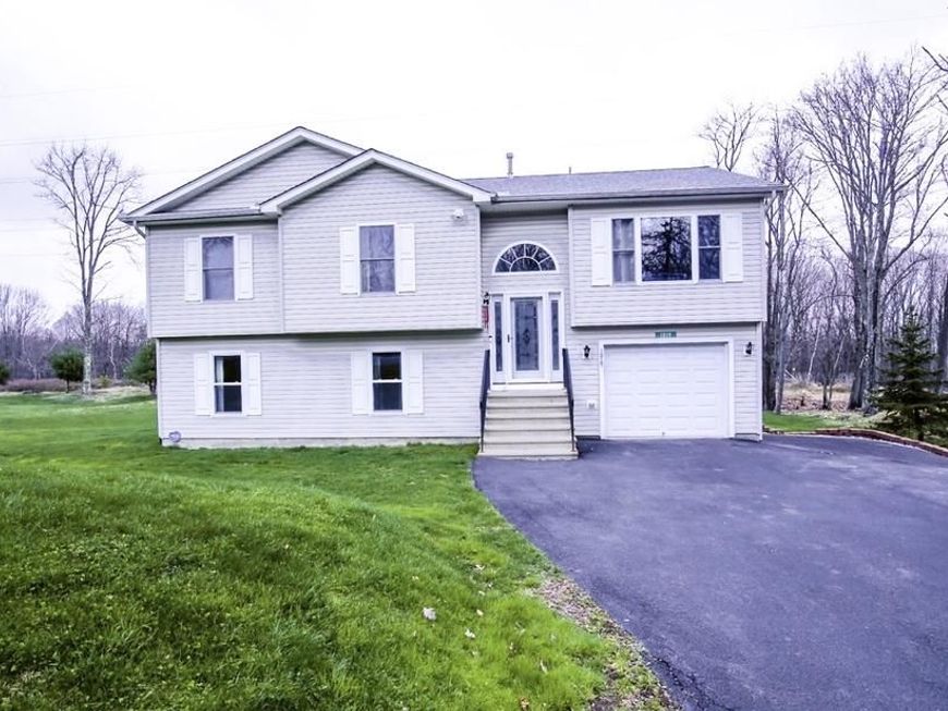 1019 Cricket Lane, Long Pond, PA 18334 Main Photo