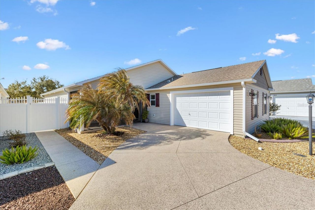 2610 Lindewood Street, The Villages, FL 32163 Main Photo