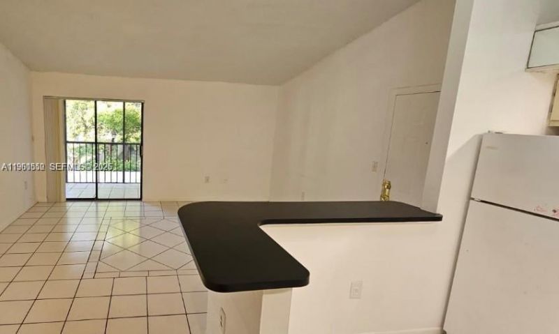 18965 NW 62nd Ave, Unit 202, Hialeah, FL 33015 Photo