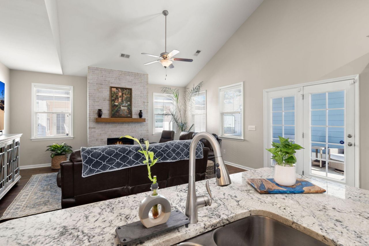 1044 Oak Bluff Avenue Photo 14