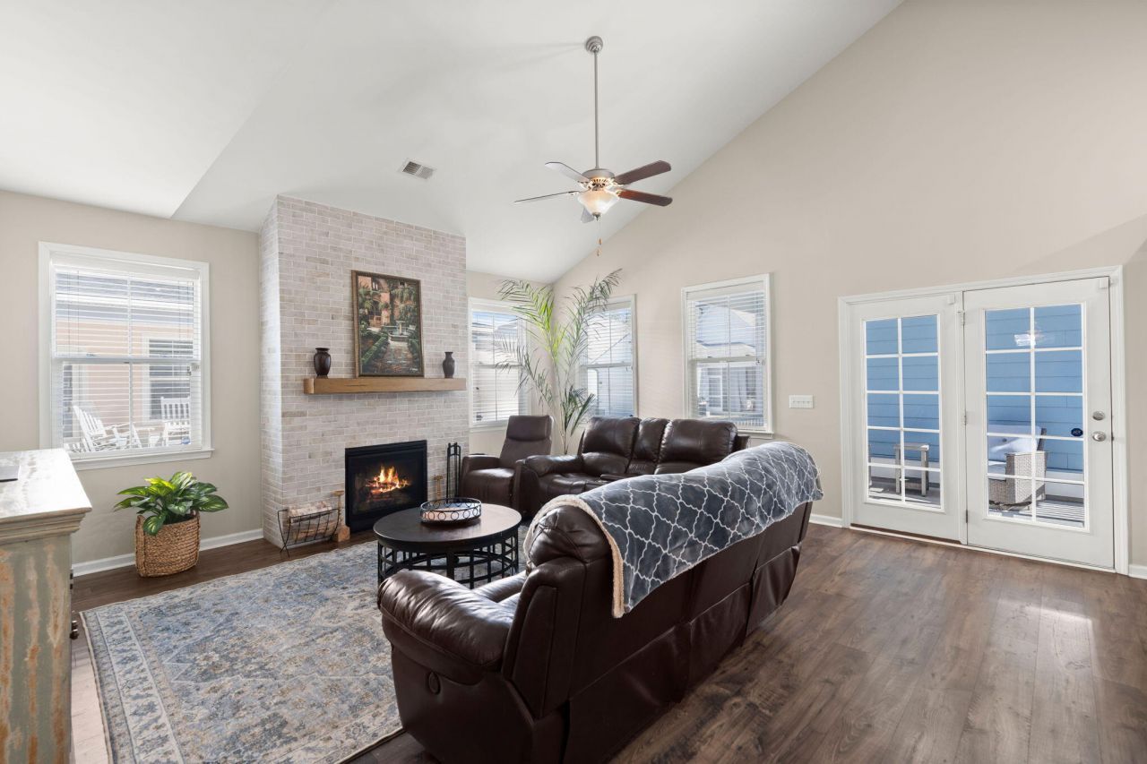 1044 Oak Bluff Avenue Photo 16