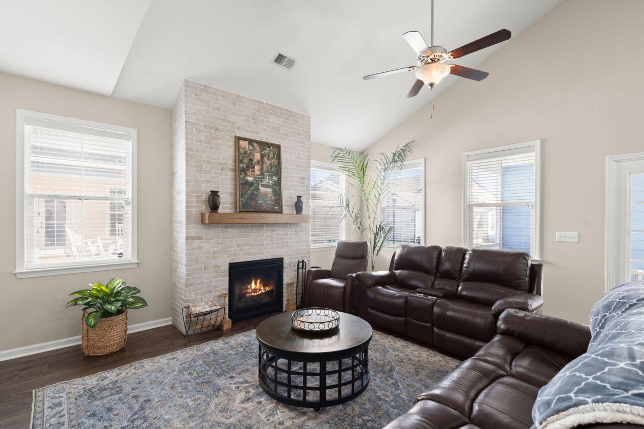 1044 Oak Bluff Avenue Photo 18