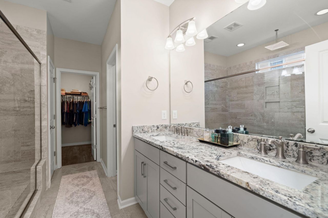 1044 Oak Bluff Avenue Photo 23