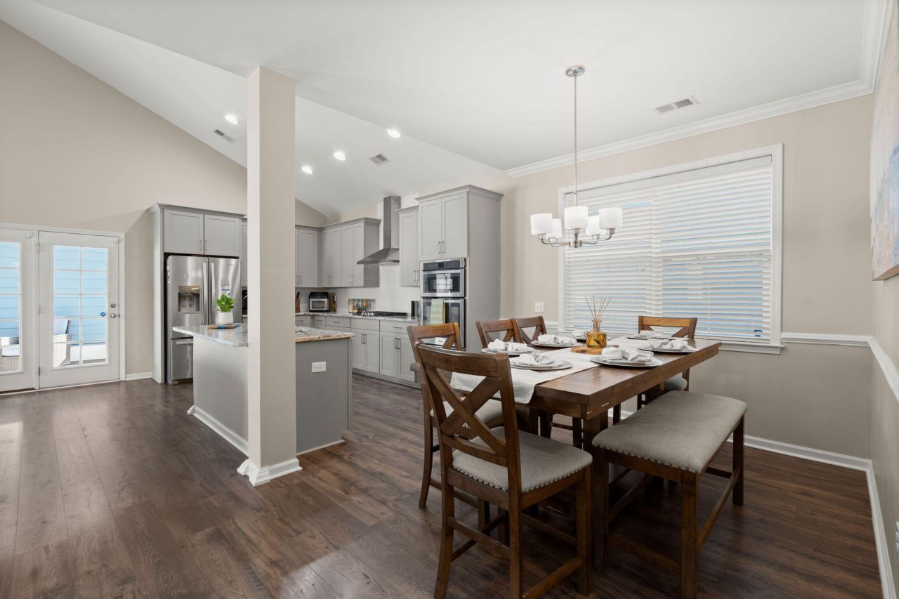 1044 Oak Bluff Avenue Photo 8