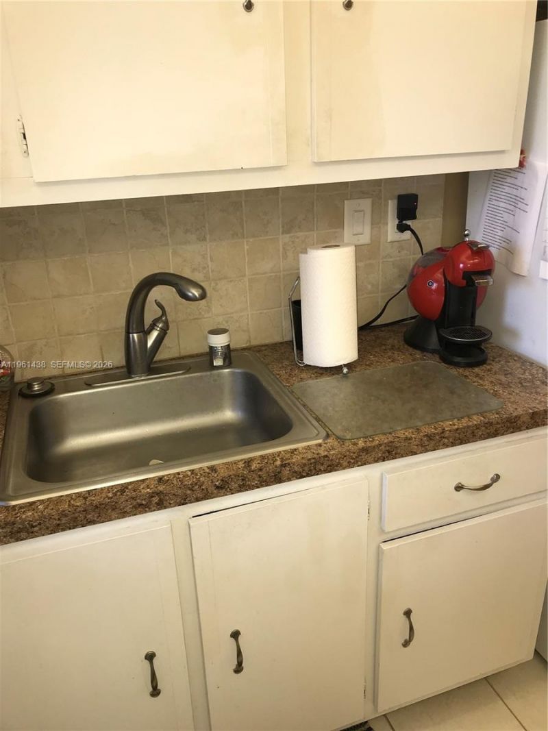 210 172nd St, Unit 331, Sunny Isles Beach, FL 33160 Photo