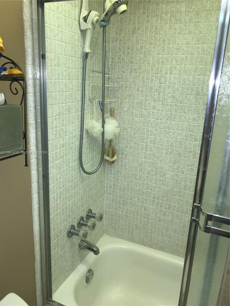 210 172nd St, Unit 331, Sunny Isles Beach, FL 33160 Photo