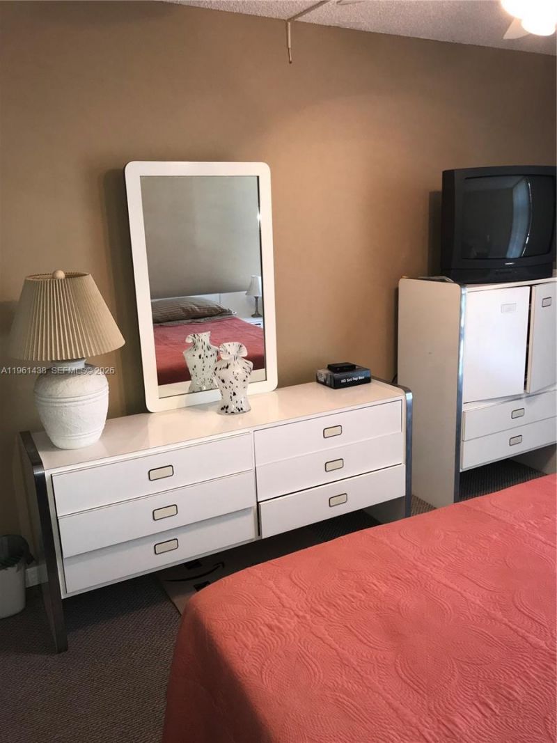 210 172nd St, Unit 331, Sunny Isles Beach, FL 33160 Photo