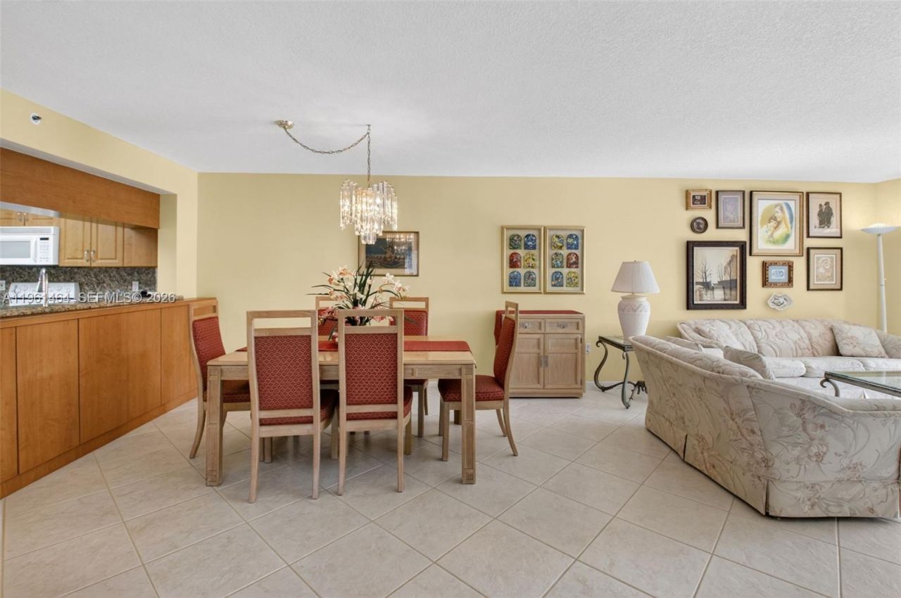 12540 Majesty Cir, Unit 208, Boynton Beach, FL 33437 Photo