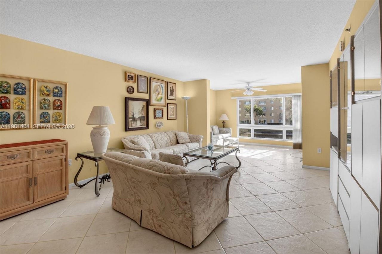 12540 Majesty Cir, Unit 208, Boynton Beach, FL 33437 Photo