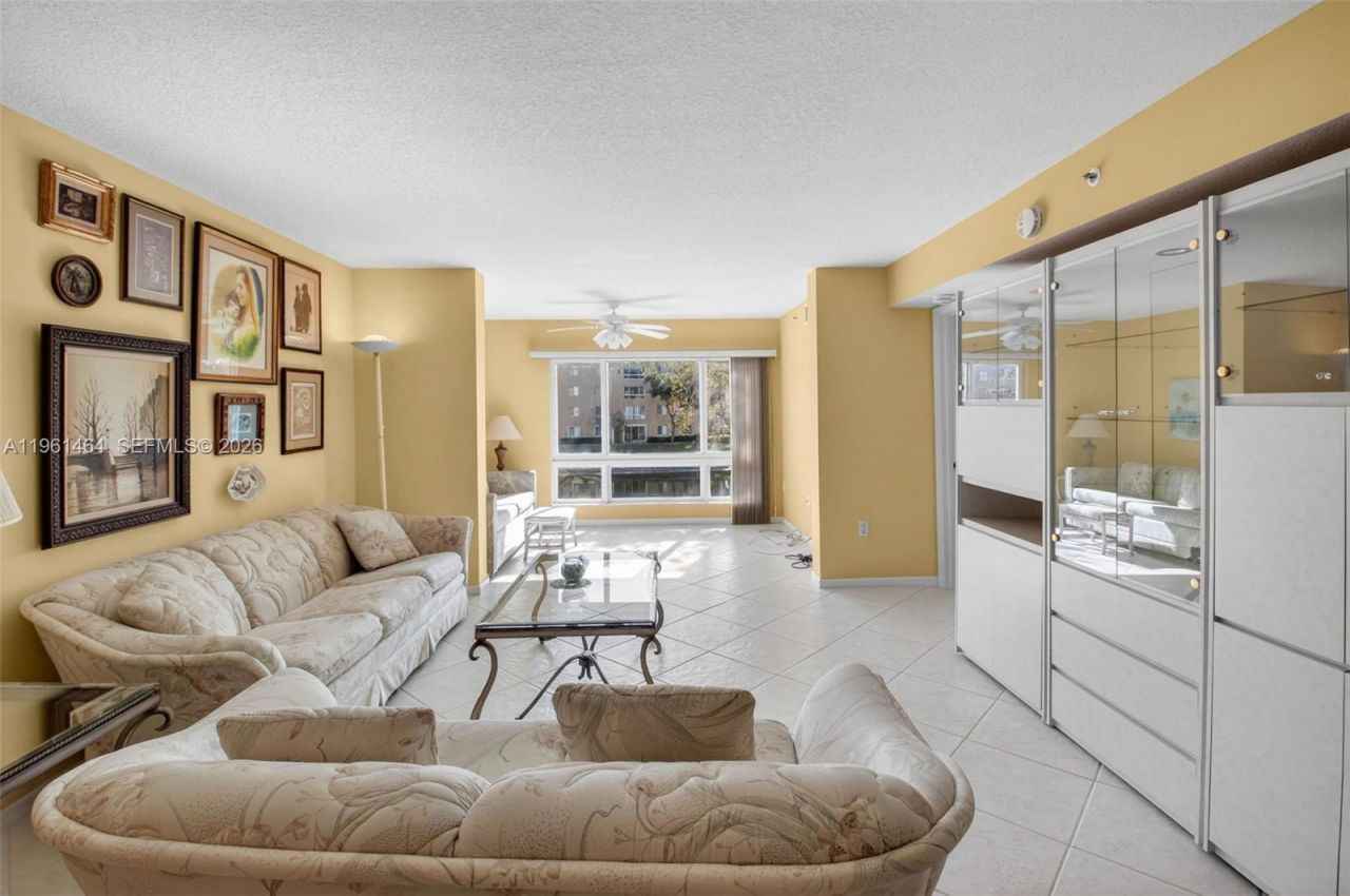 12540 Majesty Cir, Unit 208, Boynton Beach, FL 33437 Photo